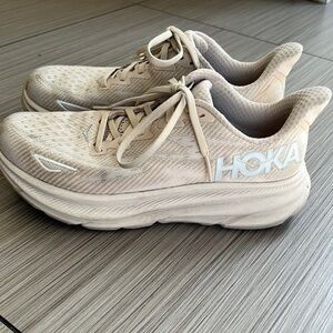 Hoka Clifton 9